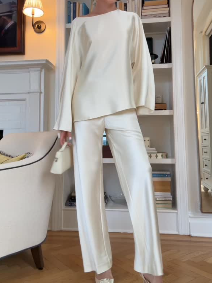 Elegant Silky Boat - Neck Set