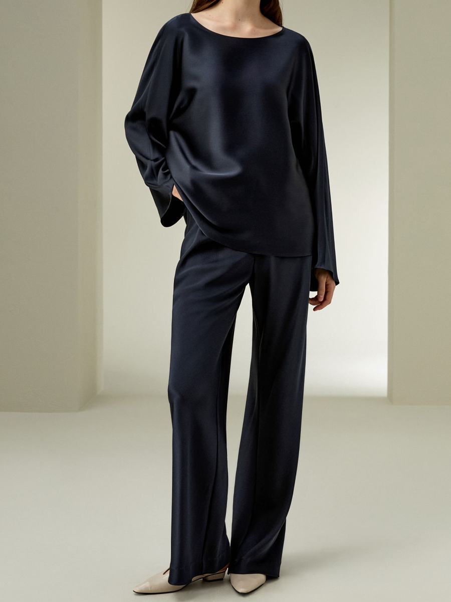Elegant Silky Boat - Neck Set