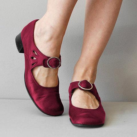 Women'S Retro Low Heel Buckle Pumps